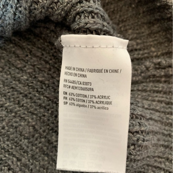 American Eagle Outfitters Women Long Sleeve V Neck Sweater Gray Small. - Picture 6 of 6